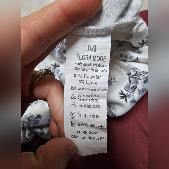 Blue floral pajama set size medium - Picture 4 of 4